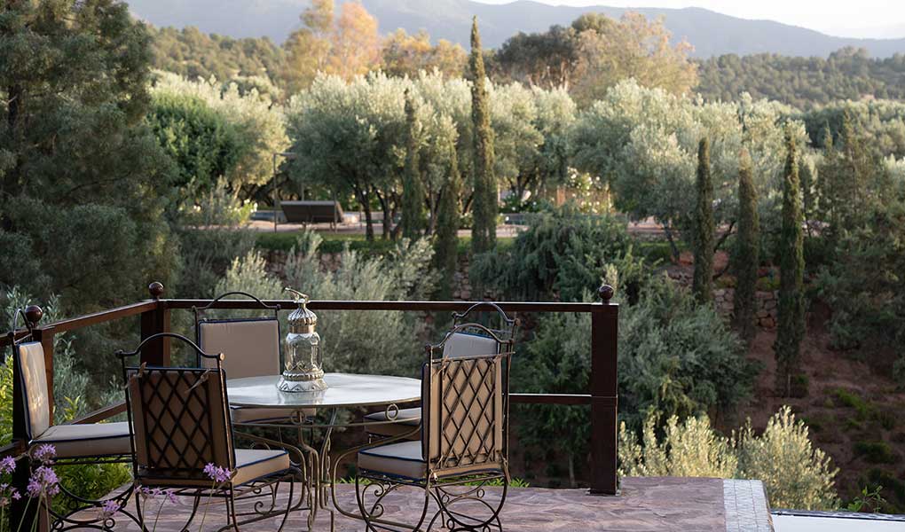 Vistas a los jardines del hotel lujo Olinto Atlas Mountain Retreat