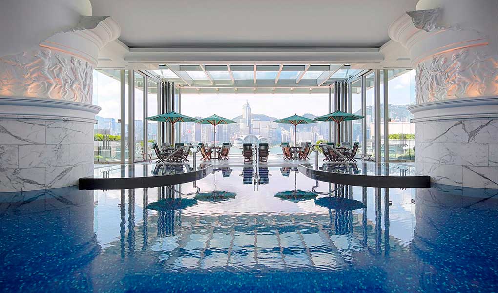 The Peninsula Hong Kong Piscina del hotel interior