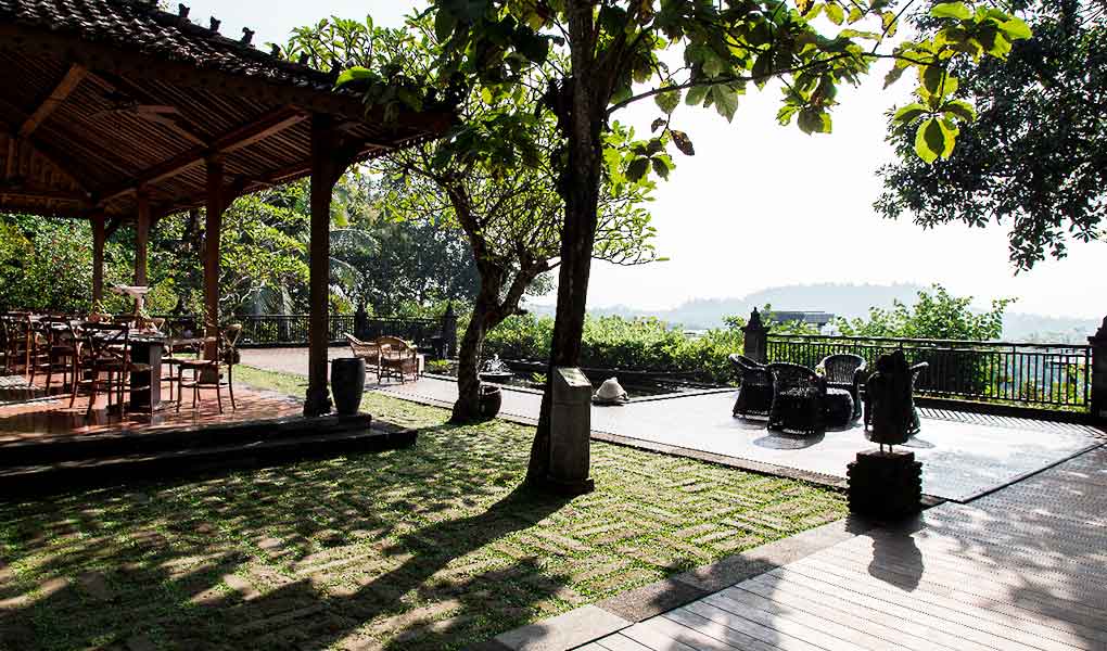 Vistas desde pabellón de Plataran Borobudur Resort en Java