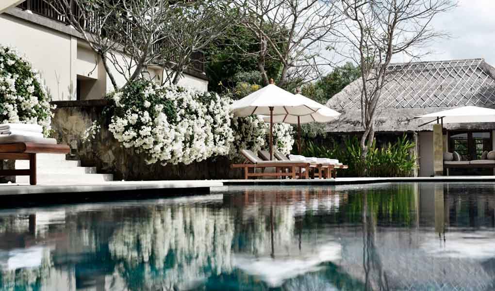 REVĪVŌ Wellness Resort Bali piscina exterior del hotel