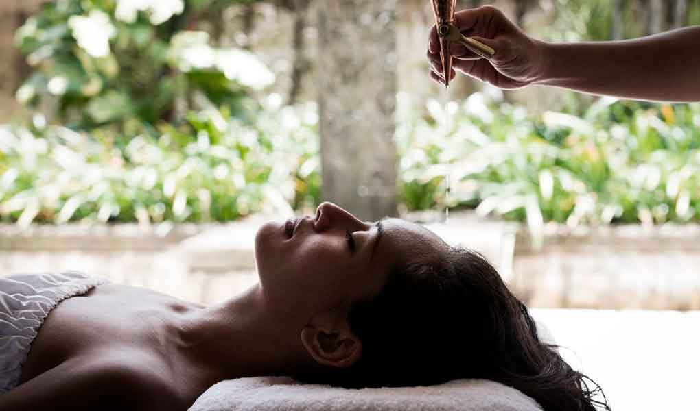 Tratamiento ayurveda en REVĪVŌ Wellness Resort Bal