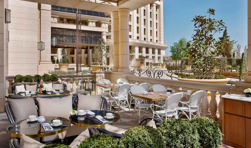 Restaurante exterior del hotel de lujo en Jordania en Amman