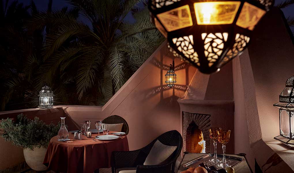 Terraza del Riad del hotel lujo en Marrakech