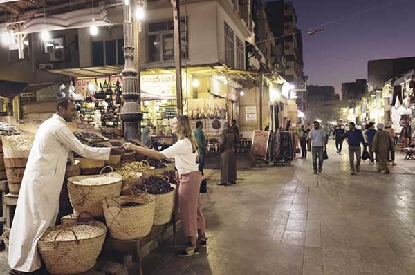 Mercado nocturno en Egipto visitas organizadas crucero