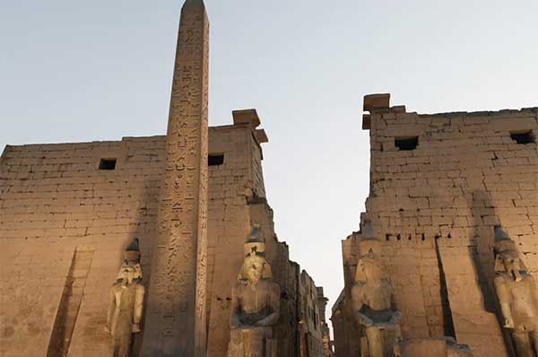 Templo antiguo de Egipto visitas crucero por el Nilo