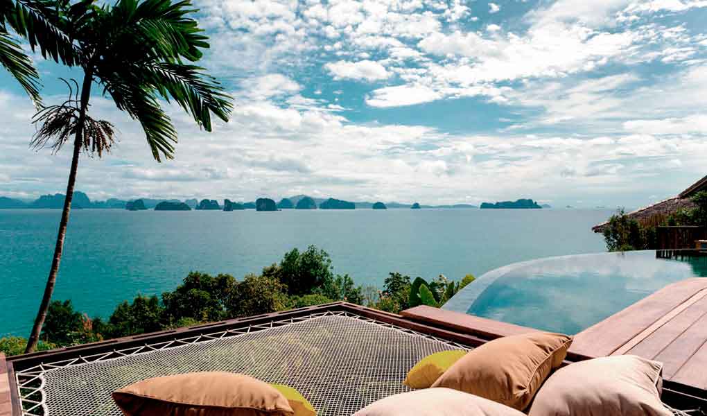 Vistas al mar desde el interior de la villa privada de lujo en Tailandia