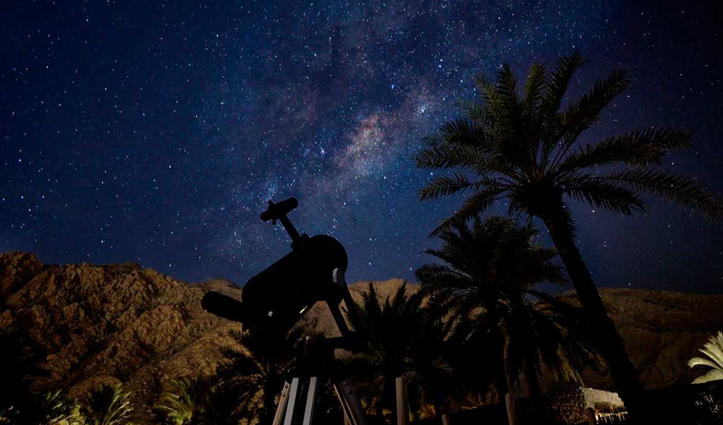 Observación estrellas en Six Senses Zighy Bay en Omán