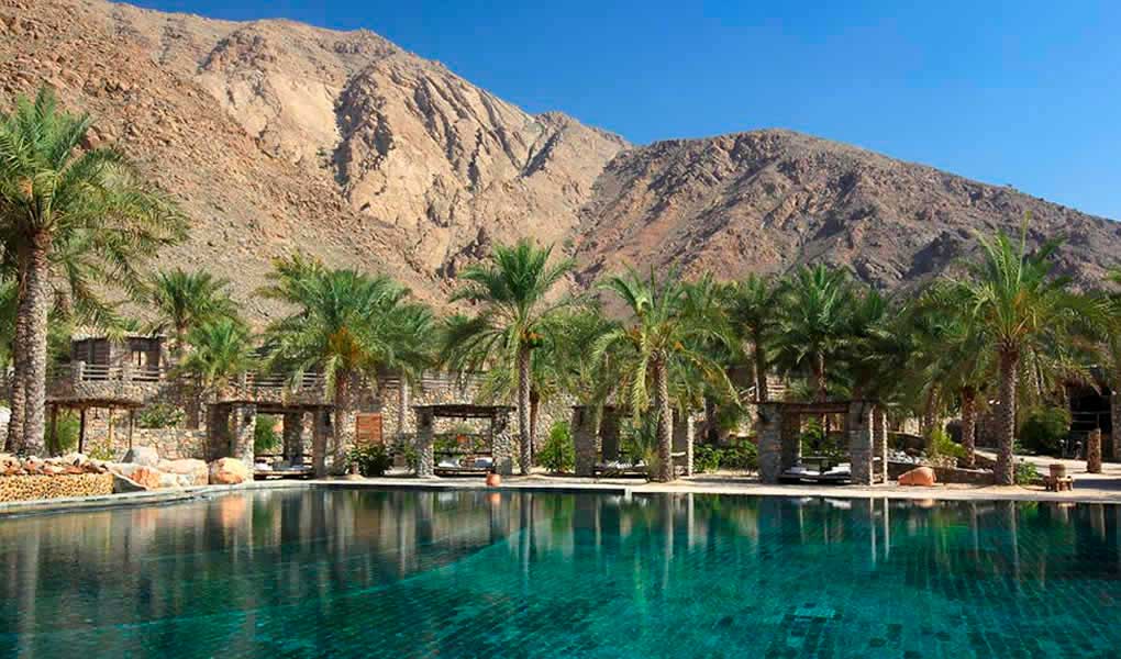 Piscina y zonas comunes del hotel en Omán