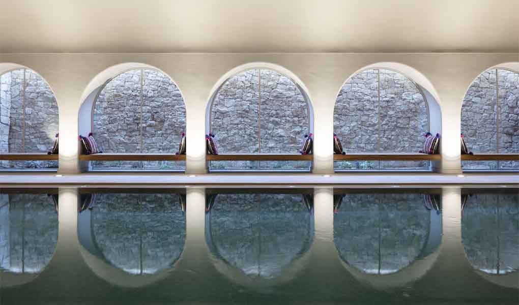 Piscina interior del Six Senses Spa Shaharut