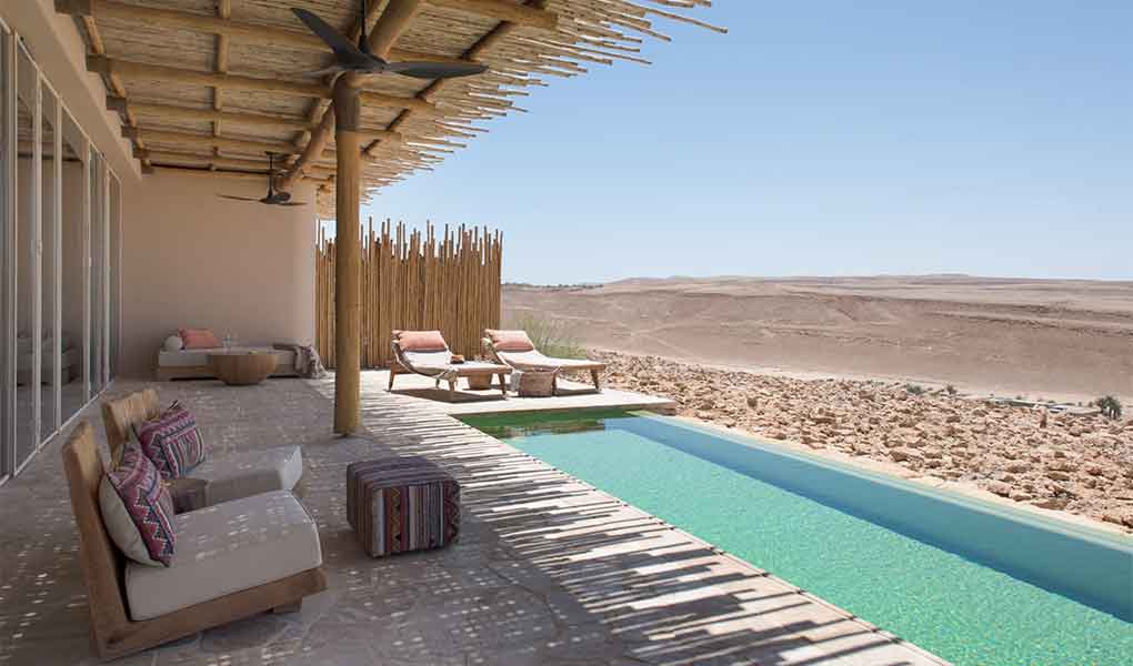 Habitación con vistas a la piscina privada en Israel