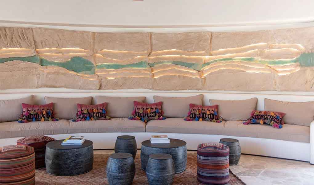 Decoración interior del hotel de lujo Six Senses Shaharut 