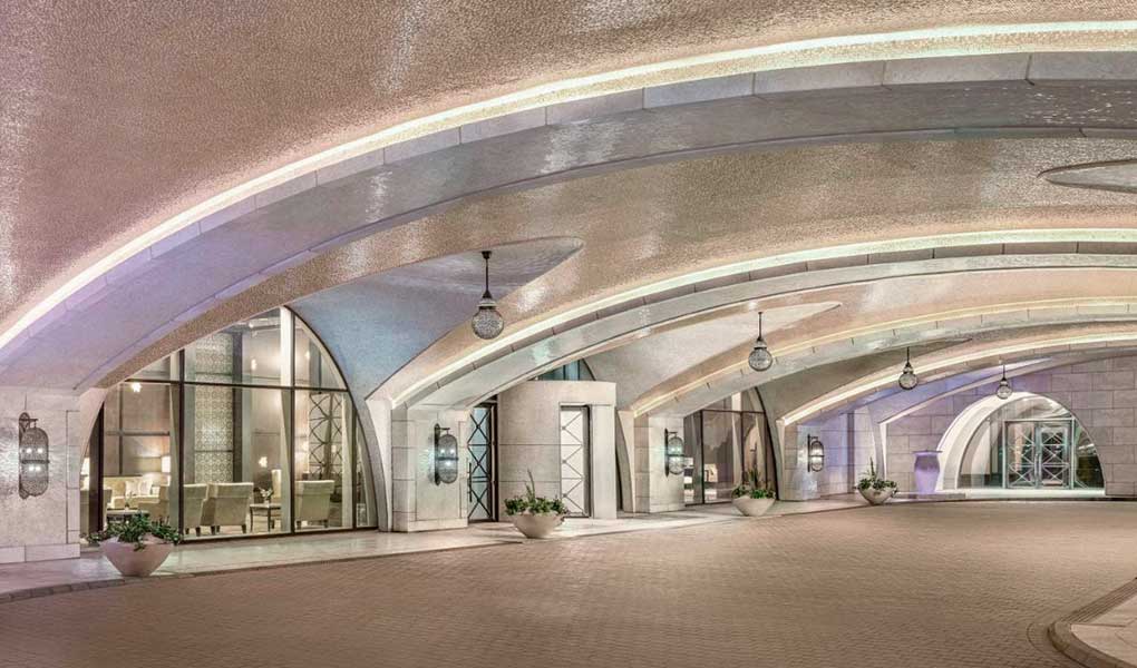 Entrada de coches del hotel de lujo Egipto The St Regis Cairo