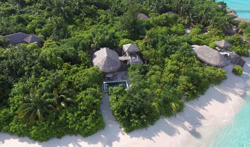 Vistas desde el cielo beach bungalow Maldivas Surf