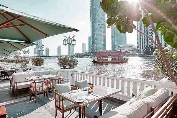 Vistas al rio desde la terraza del hotel Mandarin Oriental Bangkok en Tailandia