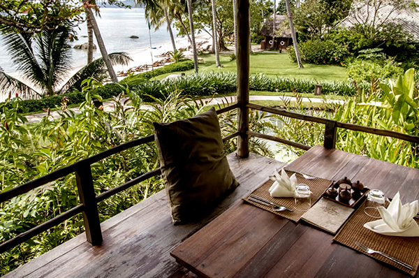 Restaurante con vistas a los jardines en Kamalaya Koh Samui Tailandia