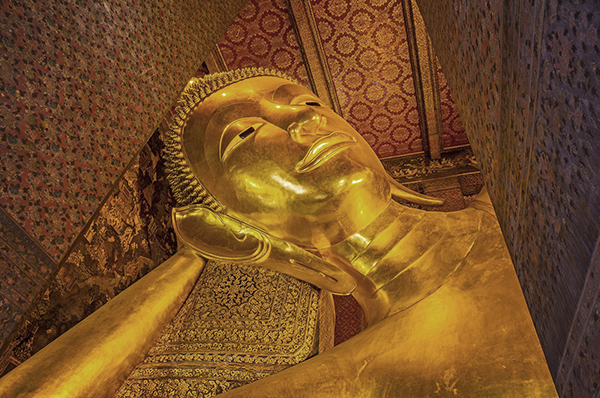 Imagen del Buda en visita templo de Bangkok