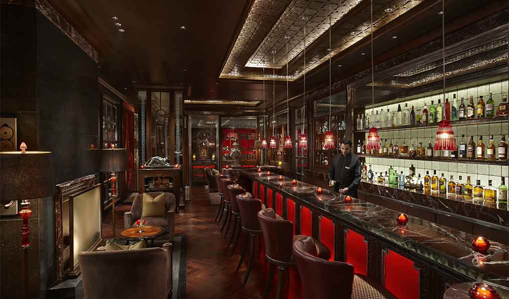 Bar de copas del hotel The Leela Palace New Delhi