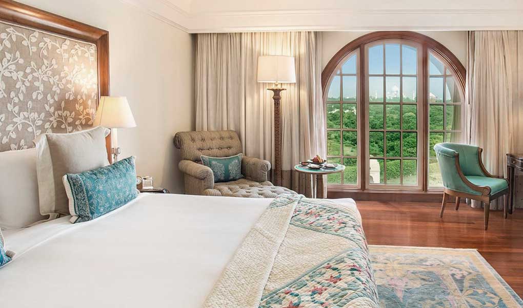 Decoración interior de la habitación del hotel The Oberoi Amarvilas en India en Agra