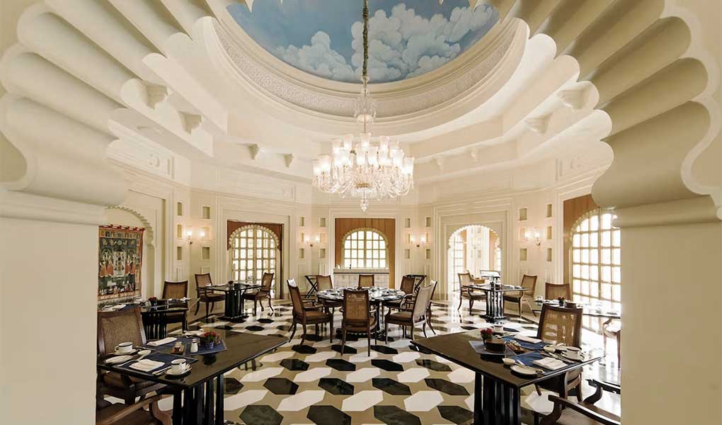 Restaurante de lujo del hotel en India The Oberoi Udaivilas