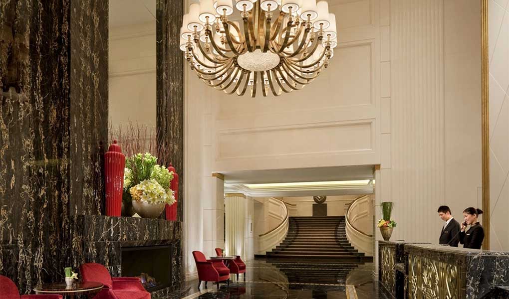 Lobby del hotel localizada en el Bund
