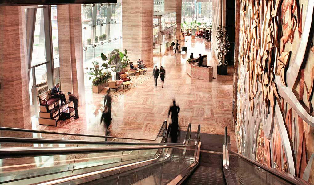 Entrada del hotel de lujo The Ritz-Carlton Shanghai