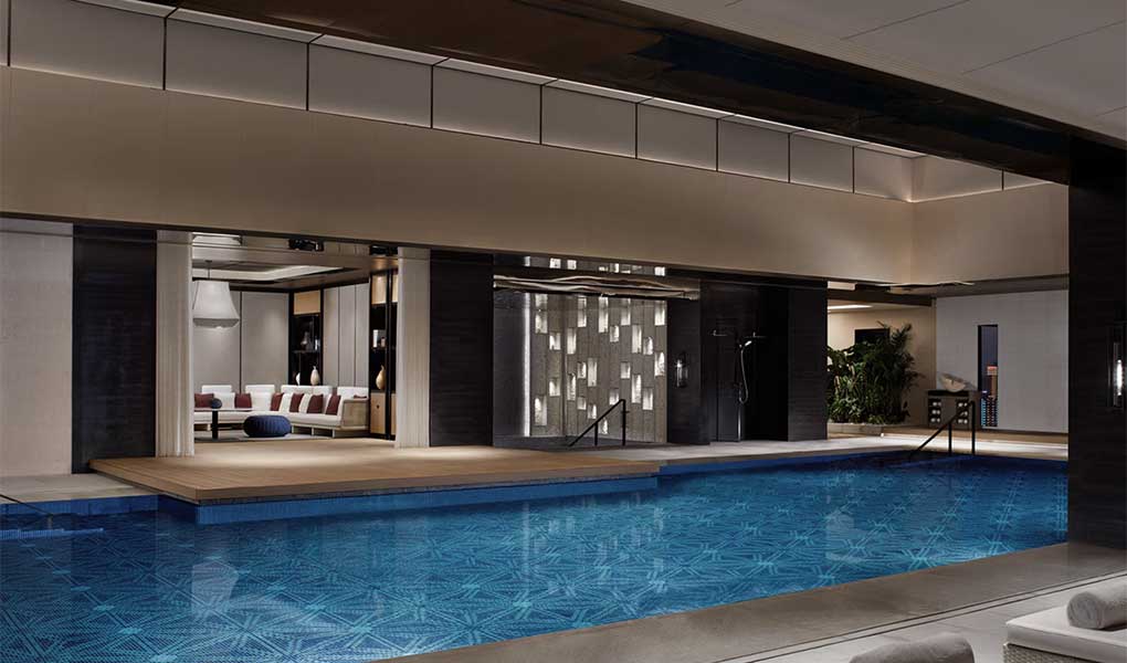 Piscina interior del hotel de lujo The Ritz-Carlton Xian