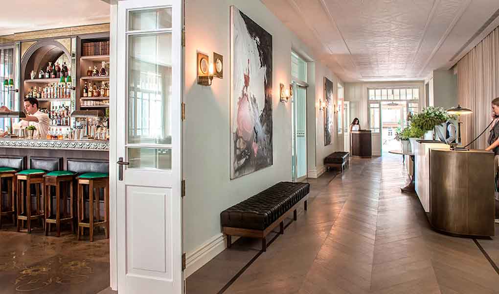 Entrada al hotel de lujo en Israel The Norman Hotel en Tel Aviv