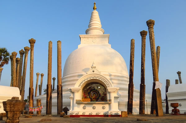 Viajes a Sri Lanka con playa. Visita a Anuradhapura