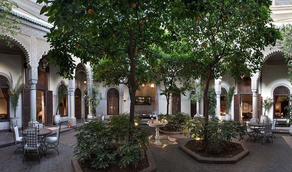 Entrada al hotel de lujo Villa des Orangers en Marrakech