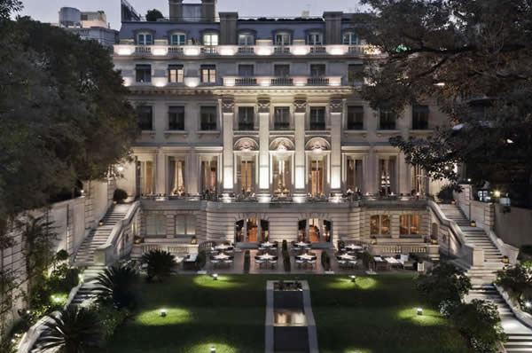 Jardines del hotel Park Hyatt Buenos Aires 