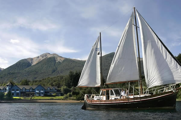 Velero privado en el Hotel Las Balsas en Argentina