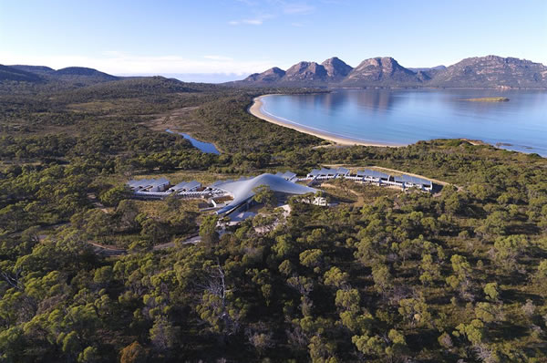 Vista desde cielo del hotel lujo Australia Saffire Freycinet 