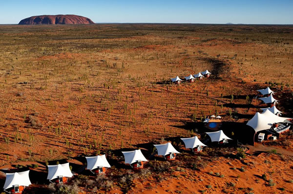 Longitude 131 vista aérea del hotel lujo Uluru