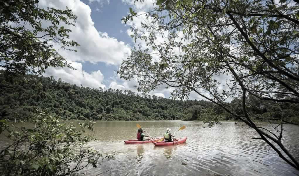 Actividad de piragua en Awasi Iguazú
