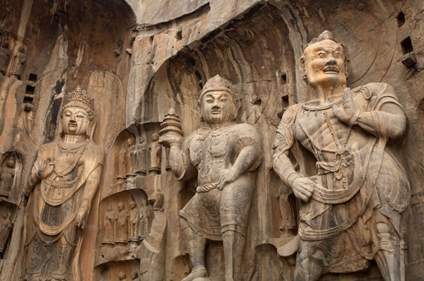 Esculturas de Budda en China en las grutas de Henan