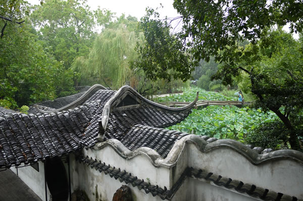 Naturaleza y construcciones estilo Chino con entorno natural en China.