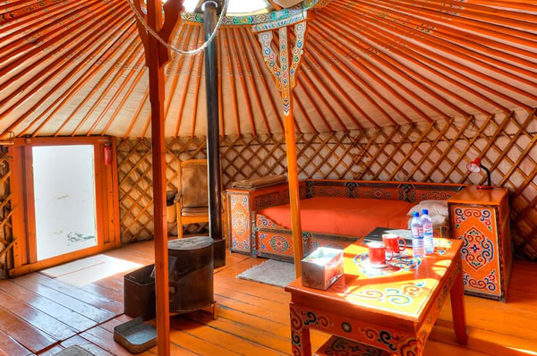 yurta Mongolia Luxury Lodge Gobi Three Camel Lodge