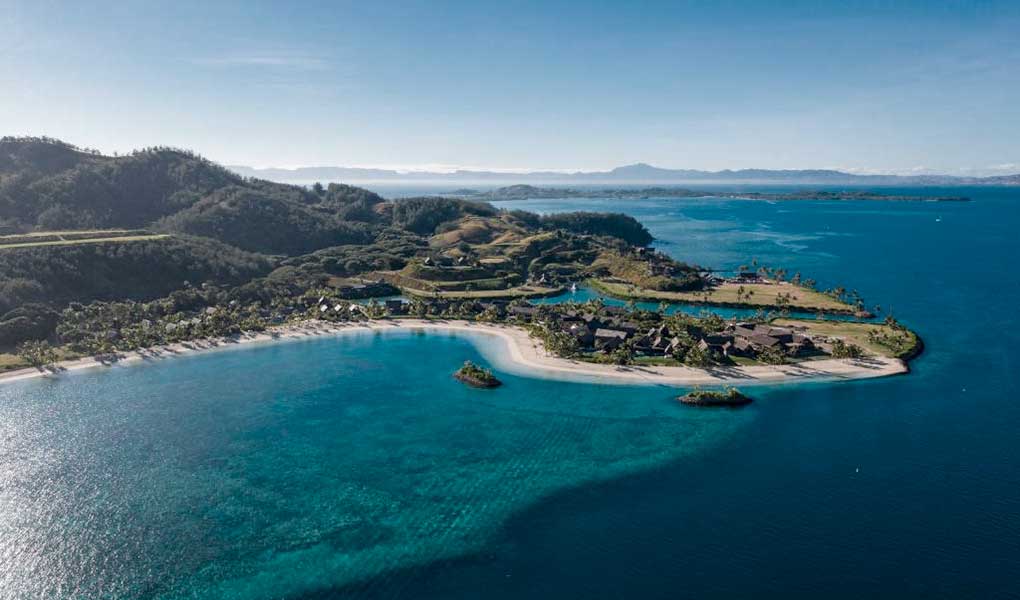Bahía vista de lejos hotel Six Senses Fiji hotel de lujo