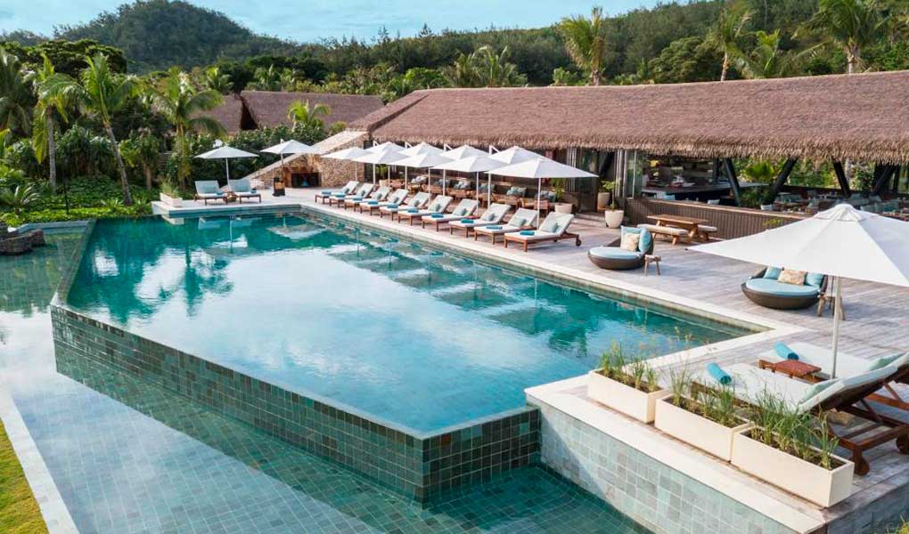 Piscina zonas comunes Six Senses Fiji hotel lujo