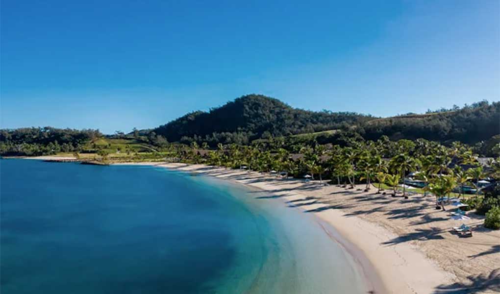 Playas de arena blanca y mar Six Senses Fiji