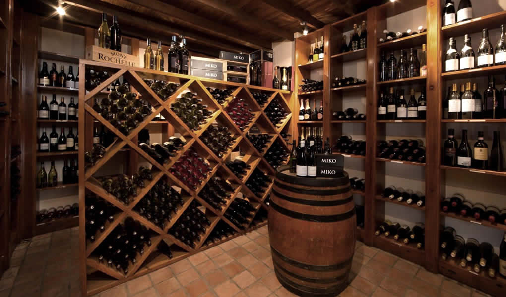 Hotel Las Balsas  bodega de vinos