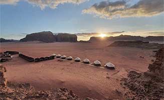 Campamento de lujo en Jordania en el desierto de Wadi Rum