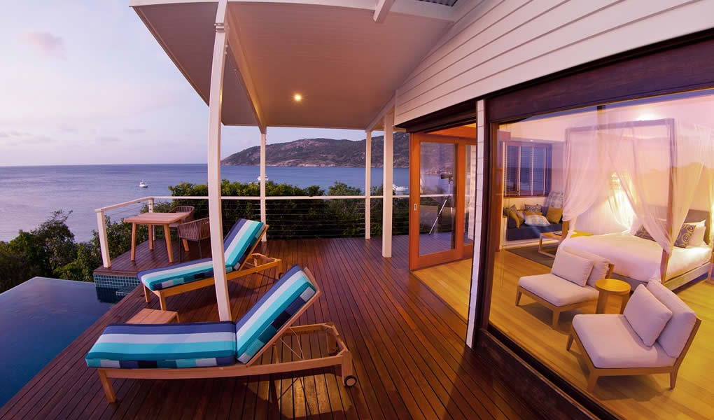 Vista al atardecer hace al océano en lodge de lujo Lizard Island Australia. 