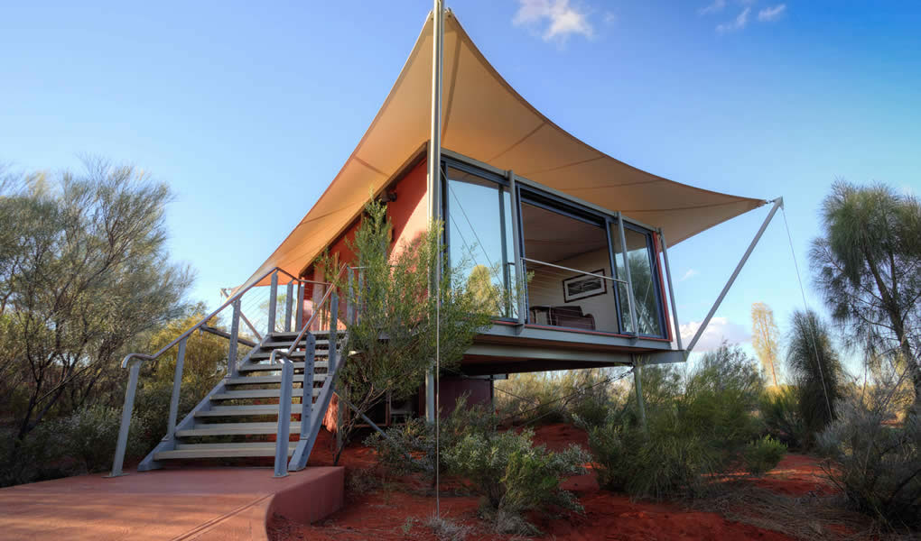 Bungalow Longitude 131 sobre el desierto de Ayers Rock en Australia