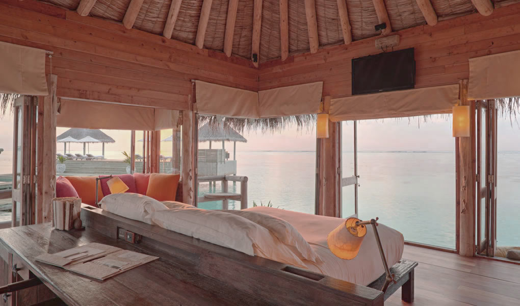 Vistas desde la cama al mar en Gili Lankanfushi Maldives