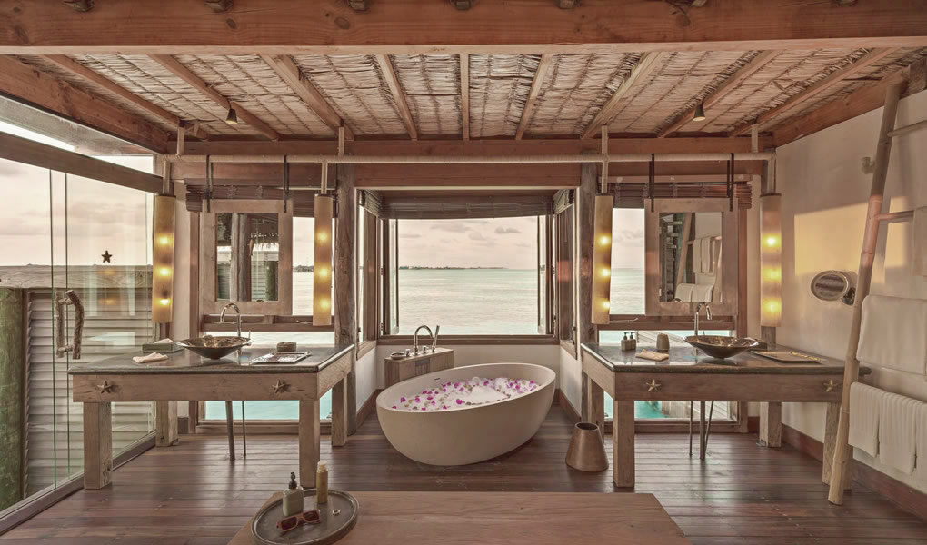 baño con vistas al mar Maldivas Gili Lankanfushi Maldives