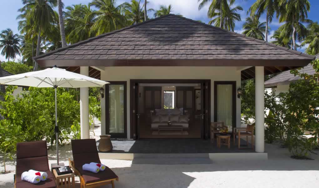 Entrada a Beach Villa Maldivas hotel Atmosphere Kanifushi