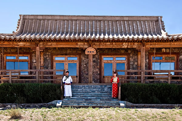 Mongolia Luxury Lodge Gobi Three Camel Lodge