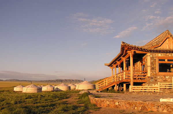 Mongolia Luxury Lodge Gobi Three Camel Lodge