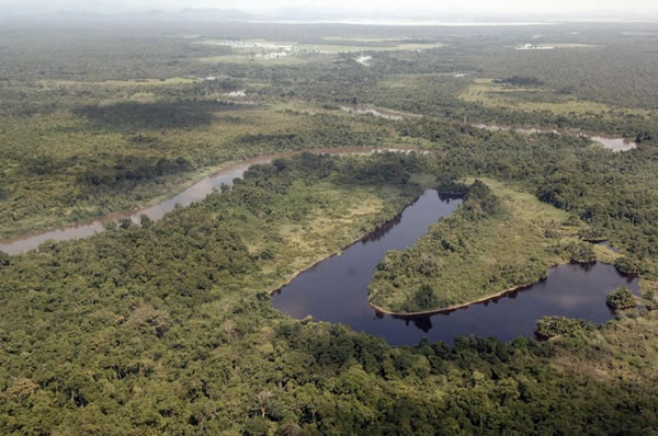 Vistas de río Karawari